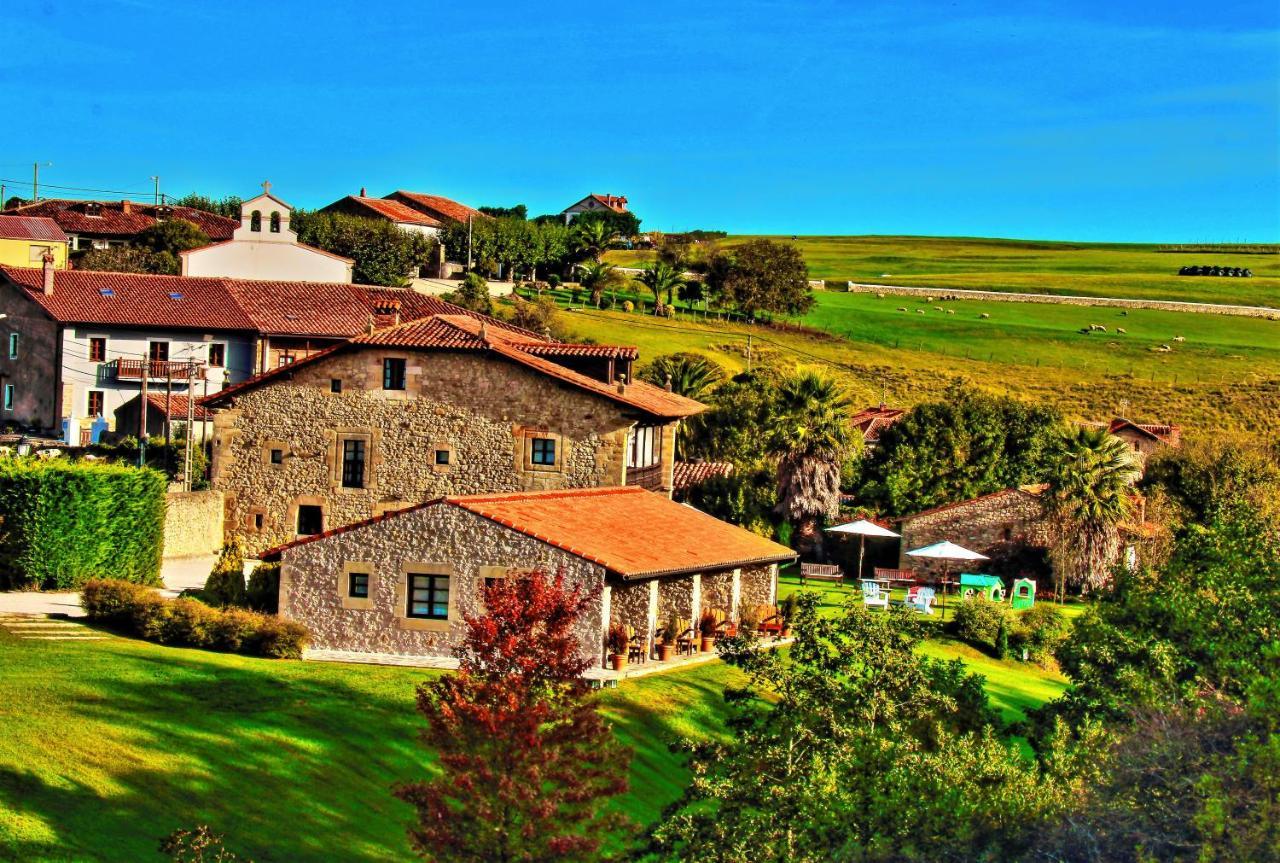 Palacion De Toñanes
