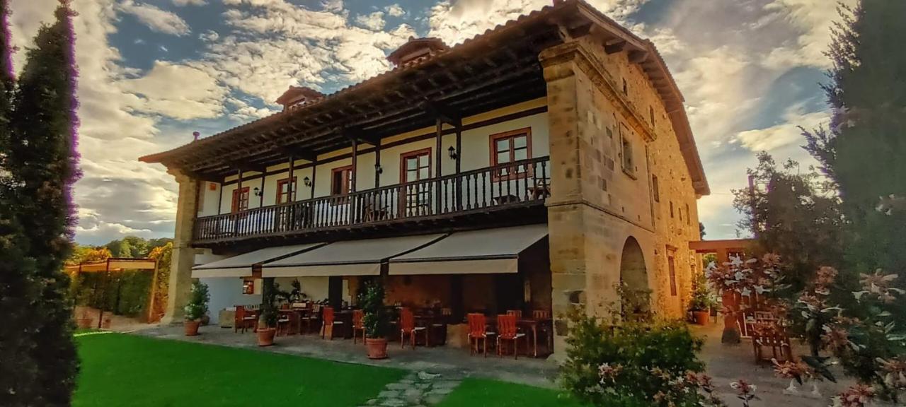 Palacion De Hotel Toñanes