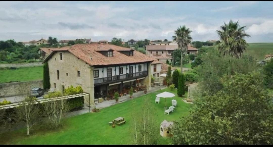 Palacion De Hotel Toñanes